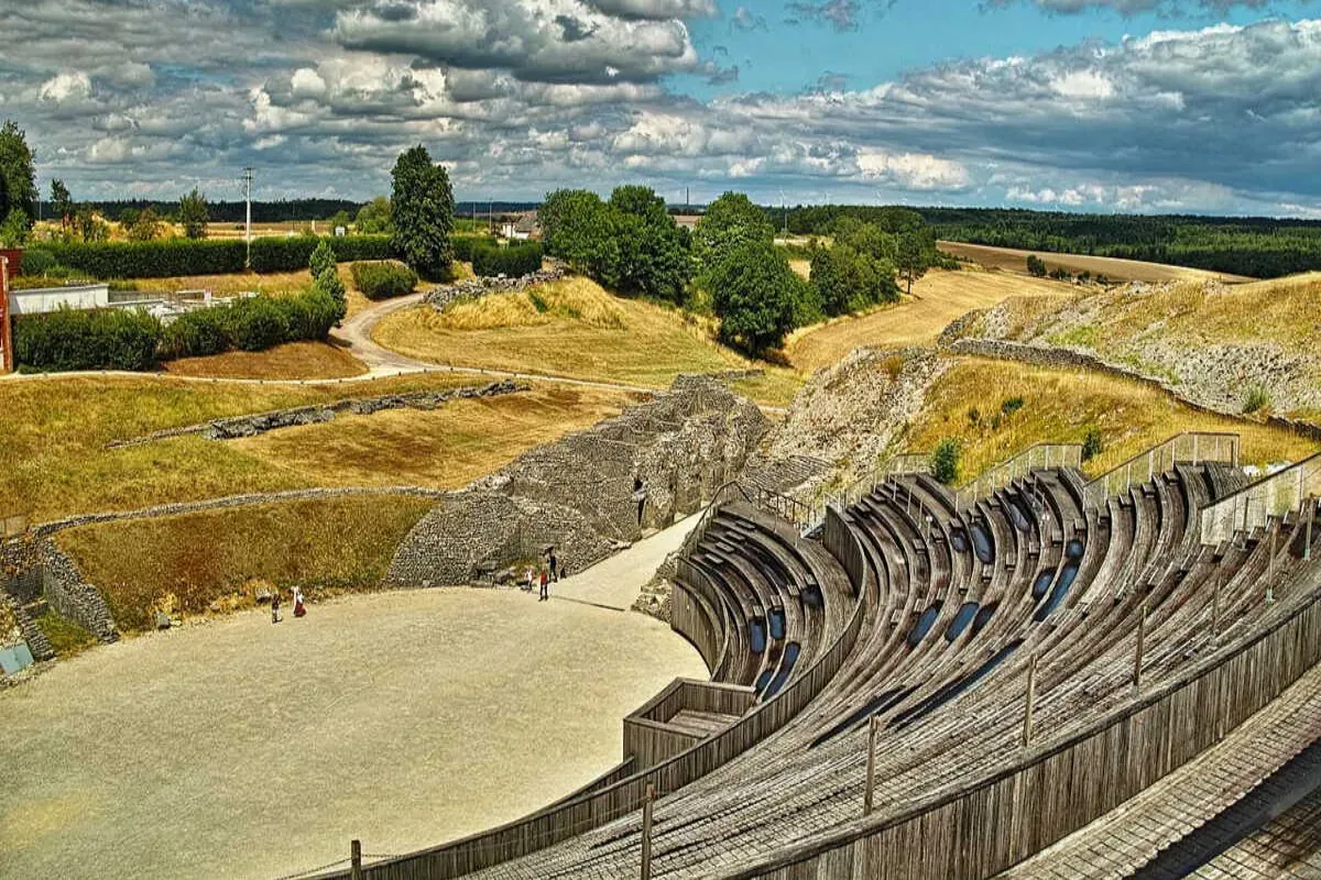 Zabudnuté, historické a administratívne hlavné mestá
